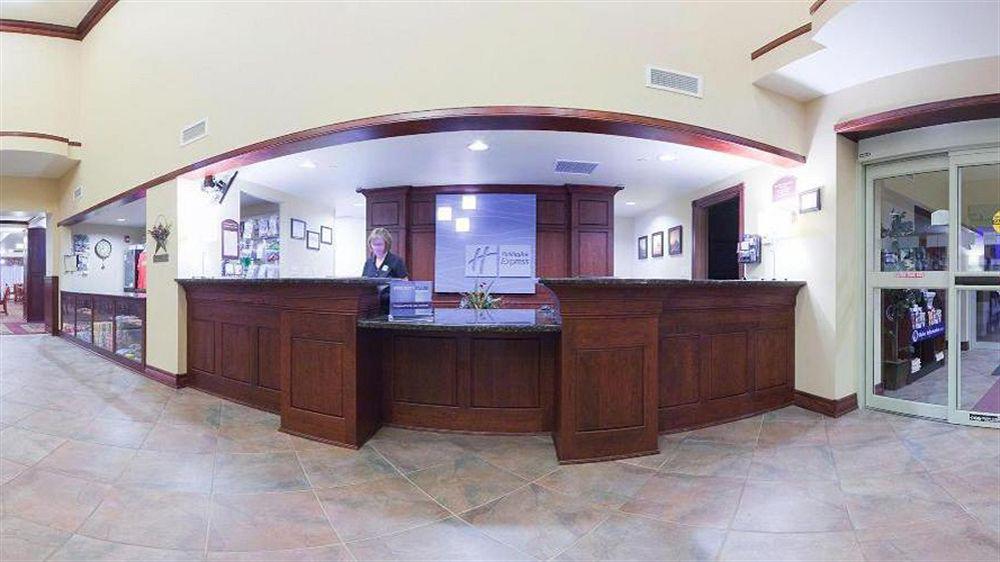 Holiday Inn Express & Suites Wausau By Ihg Weston Extérieur photo