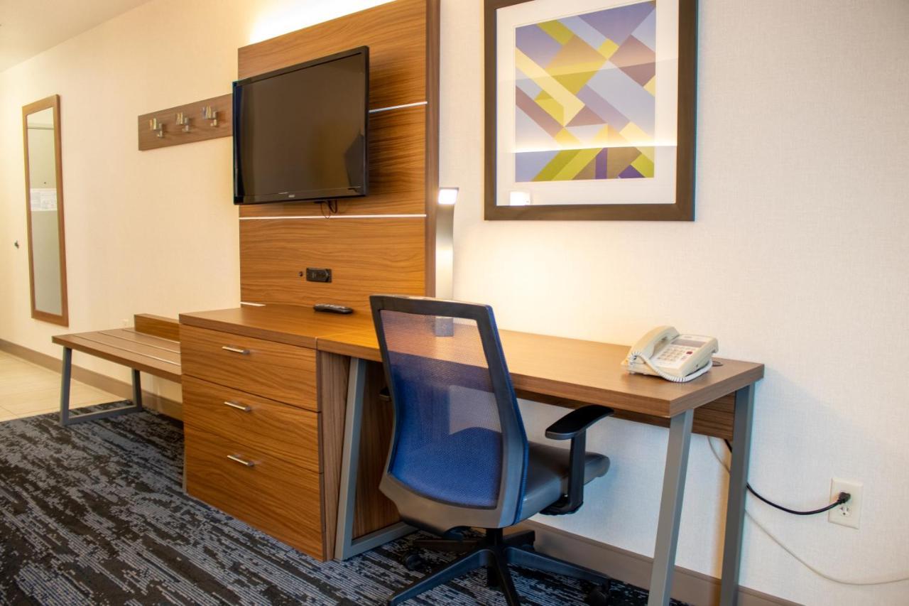 Holiday Inn Express & Suites Wausau By Ihg Weston Extérieur photo