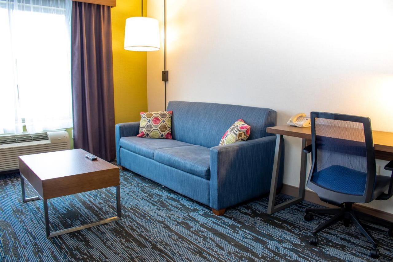Holiday Inn Express & Suites Wausau By Ihg Weston Extérieur photo