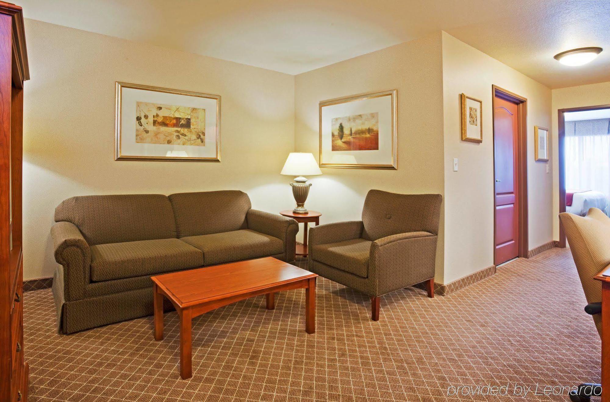 Holiday Inn Express & Suites Wausau By Ihg Weston Chambre photo