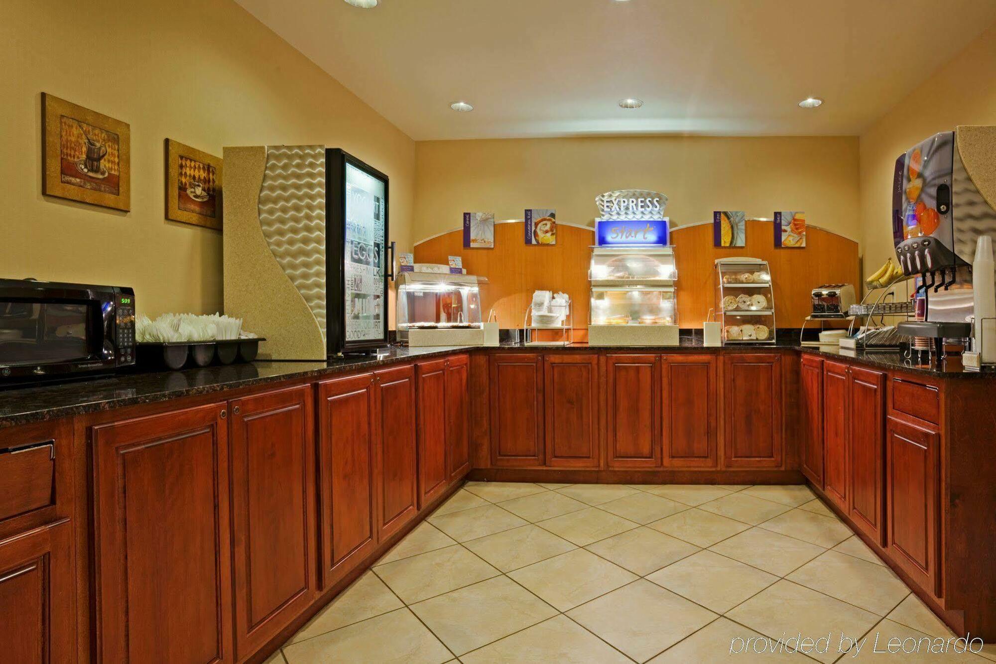 Holiday Inn Express & Suites Wausau By Ihg Weston Extérieur photo